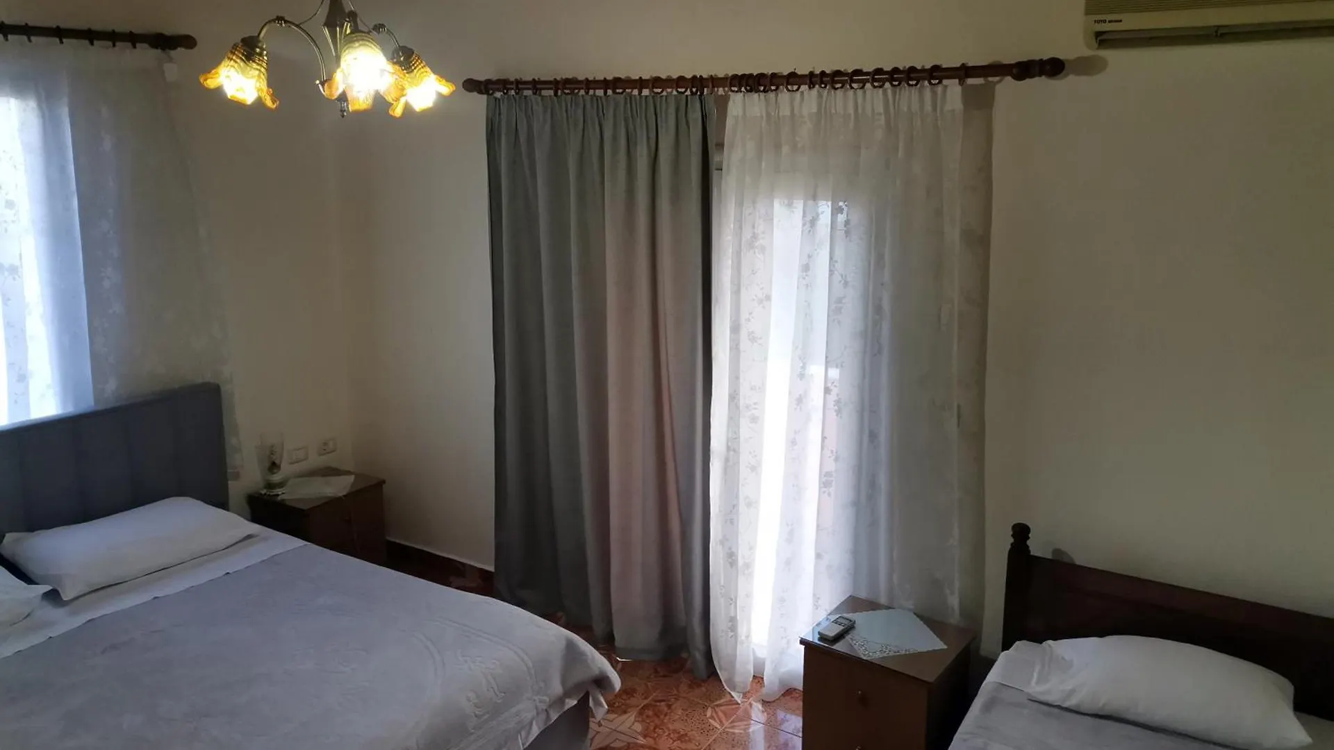 Casa de Férias Margarita - Entire House With 4 Bedrooms And Free Parking Gjirokastër Albânia