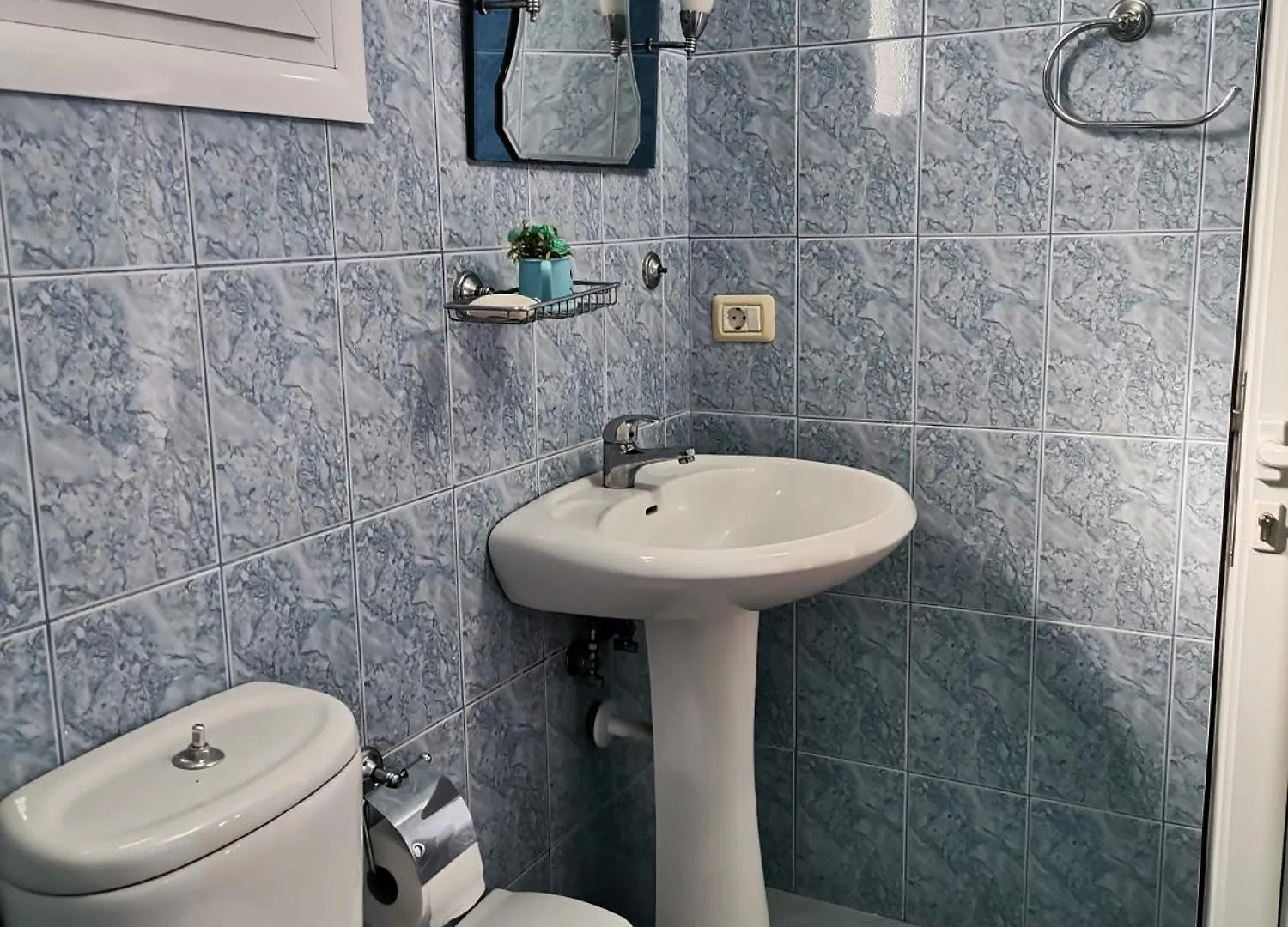 Margarita - Entire House With 4 Bedrooms And Free Parking Gjirokastër