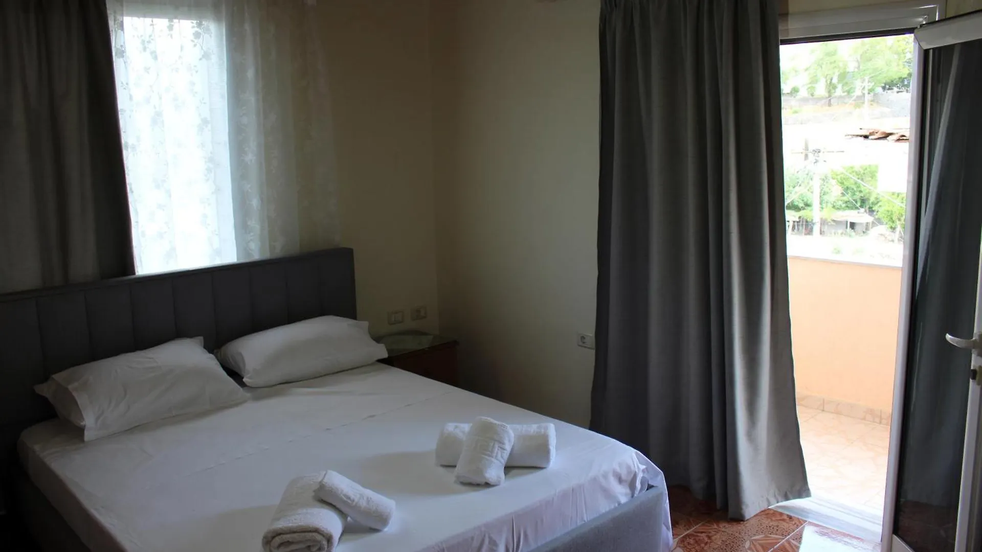 度假居 Margarita - Entire House With 4 Bedrooms And Free Parking Gjirokastër