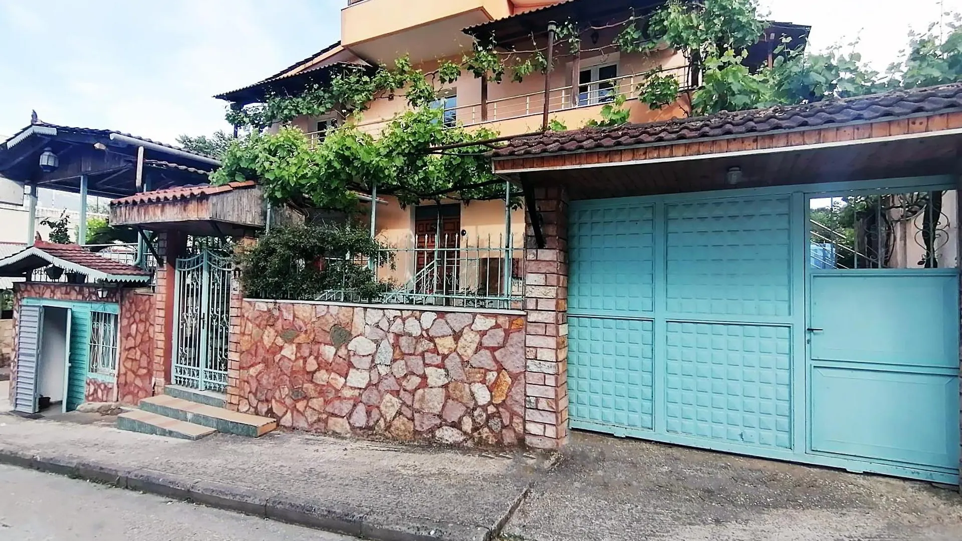 Margarita - Entire House With 4 Bedrooms And Free Parking Gjirokastër